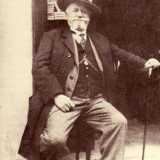 Luigi Colonna (1863-1942) � Scultore e decoratore, fu definito �artista geniale� e �uno dei migliori costruttori baresi� del suo tempo